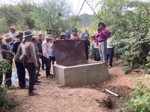 Besichtigung eines neuen Schiebers.